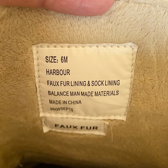 Esprit Duck Boots Like *NEW* Condition - Picture 8 of 8